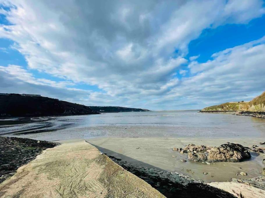 The Hut@Trefechan Wen - Coastal Coziness! Goodwick المظهر الخارجي الصورة