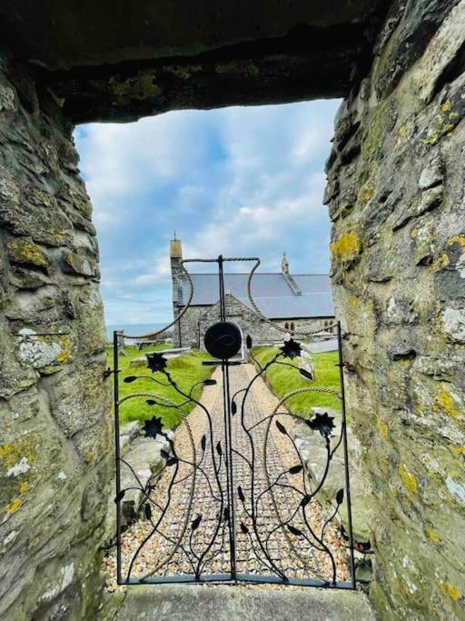 The Hut@Trefechan Wen - Coastal Coziness! Goodwick المظهر الخارجي الصورة